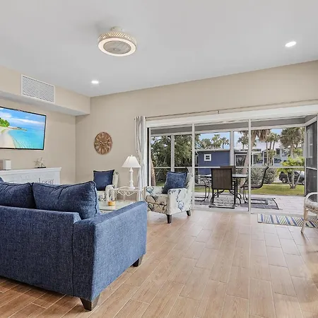 Mandalay Oasis: 3Br, Screened Patio & Beach Access